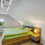 Am Waldrand Apartment *