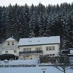 Am Waldrand