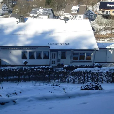 Am Waldrand Apartment