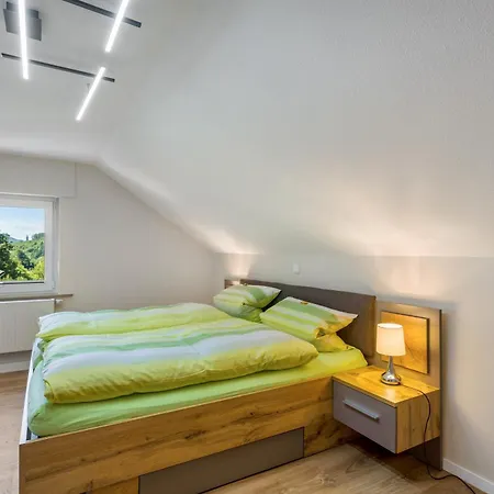 Am Waldrand * שמאלנברג