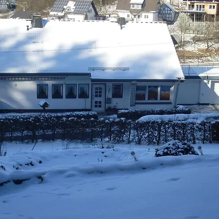 Am Waldrand Appartement Schmallenberg